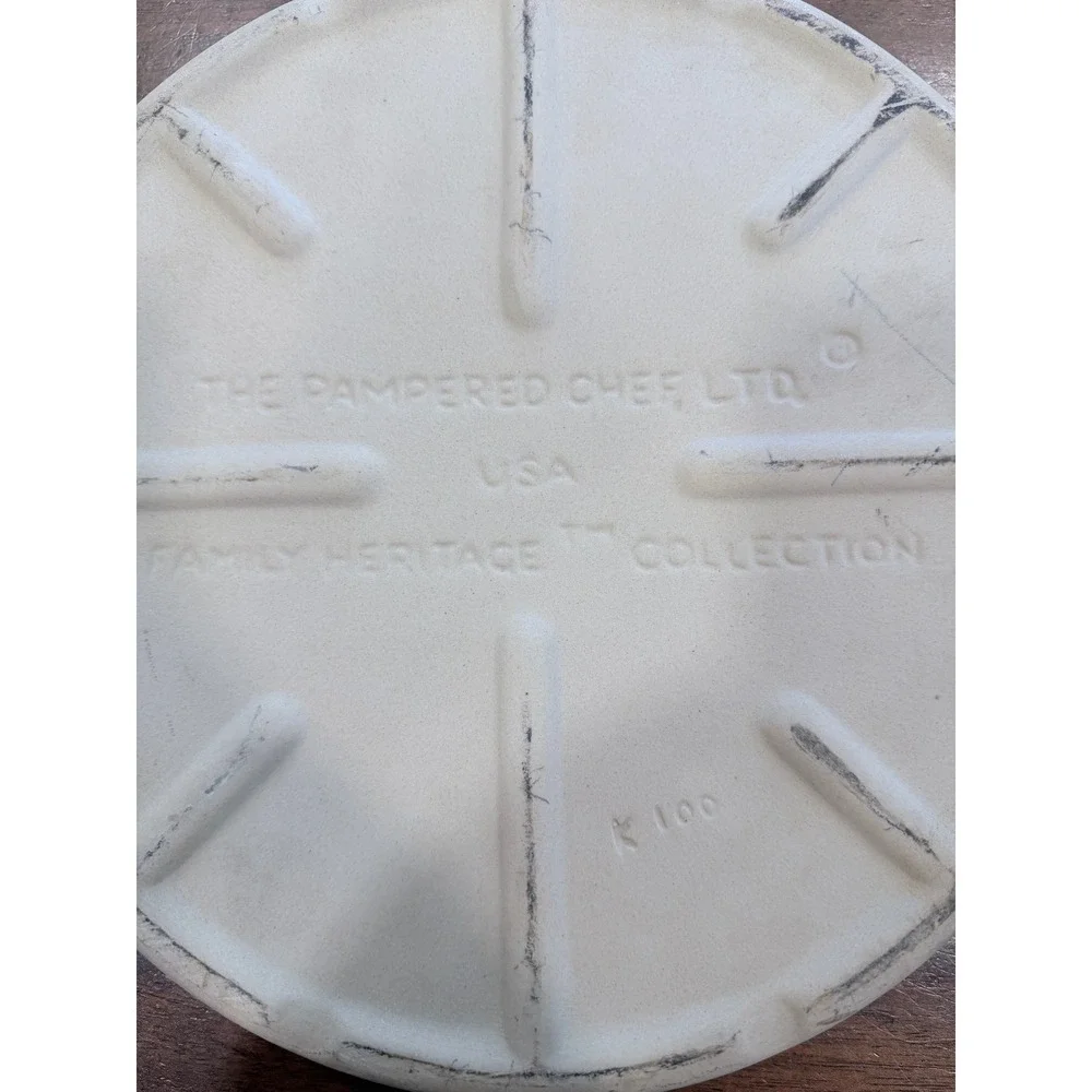 Pampered Chef Family Heritage Collection Stoneware Deep Dish Pie Baker 11